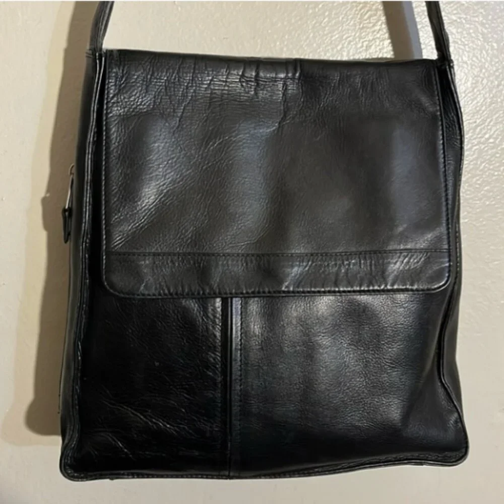 CHAS black leather laptop bag . shoulder bag